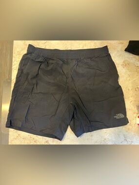 The North Face Men's Black Athletic Elastic-Waist Shorts